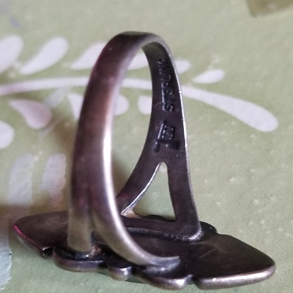 Pretty Vintage Sterling Silver Ring - Picture 7 of 8